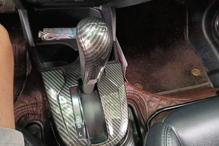 Used Honda Fit 2018 1.5L CVT Trendy Sports Edition Gear Lever