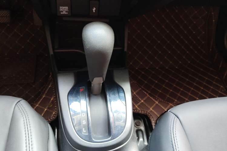 Used Honda Fit 2018 1.5L CVT Comfort Sunroof Version Gear Lever