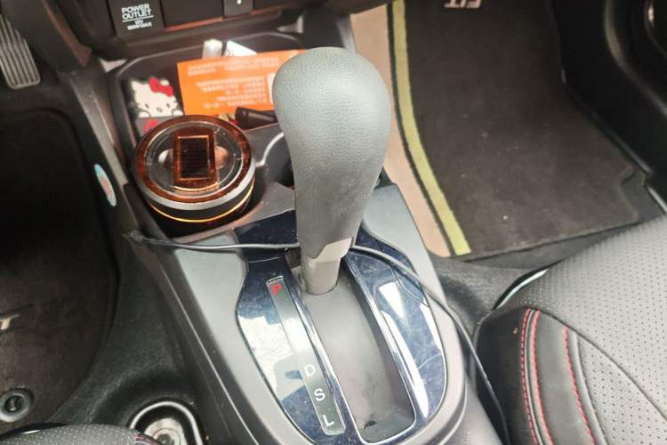 Used Honda Fit 2018 1.5L CVT Comfort Sunroof Version Gear Lever