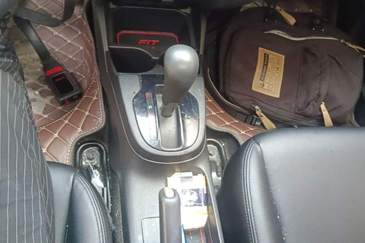 Used Honda Fit 2018 1.5L CVT Comfort Sunroof Version Gear Lever