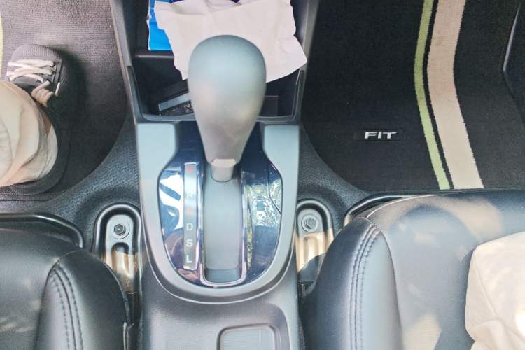 Used Honda Fit 2018 1.5L CVT Comfort Sunroof Version Gear Lever