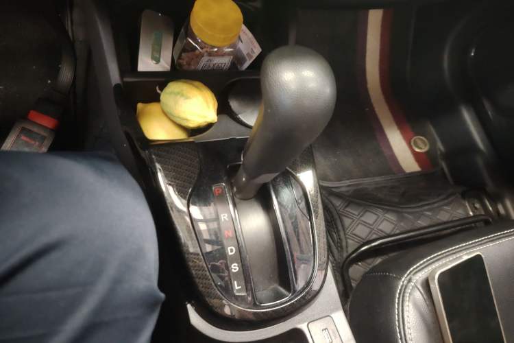 Used Honda Fit 2018 1.5L CVT Comfort Sunroof Version Gear Lever