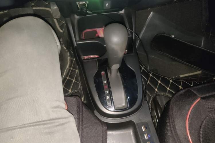 Used Honda Fit 2018 1.5L CVT Comfort Version Gear Lever