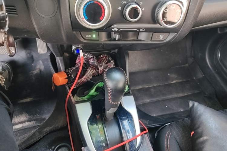 Used Honda Fit 2018 1.5L CVT Trendy Run+ Edition Gear Lever