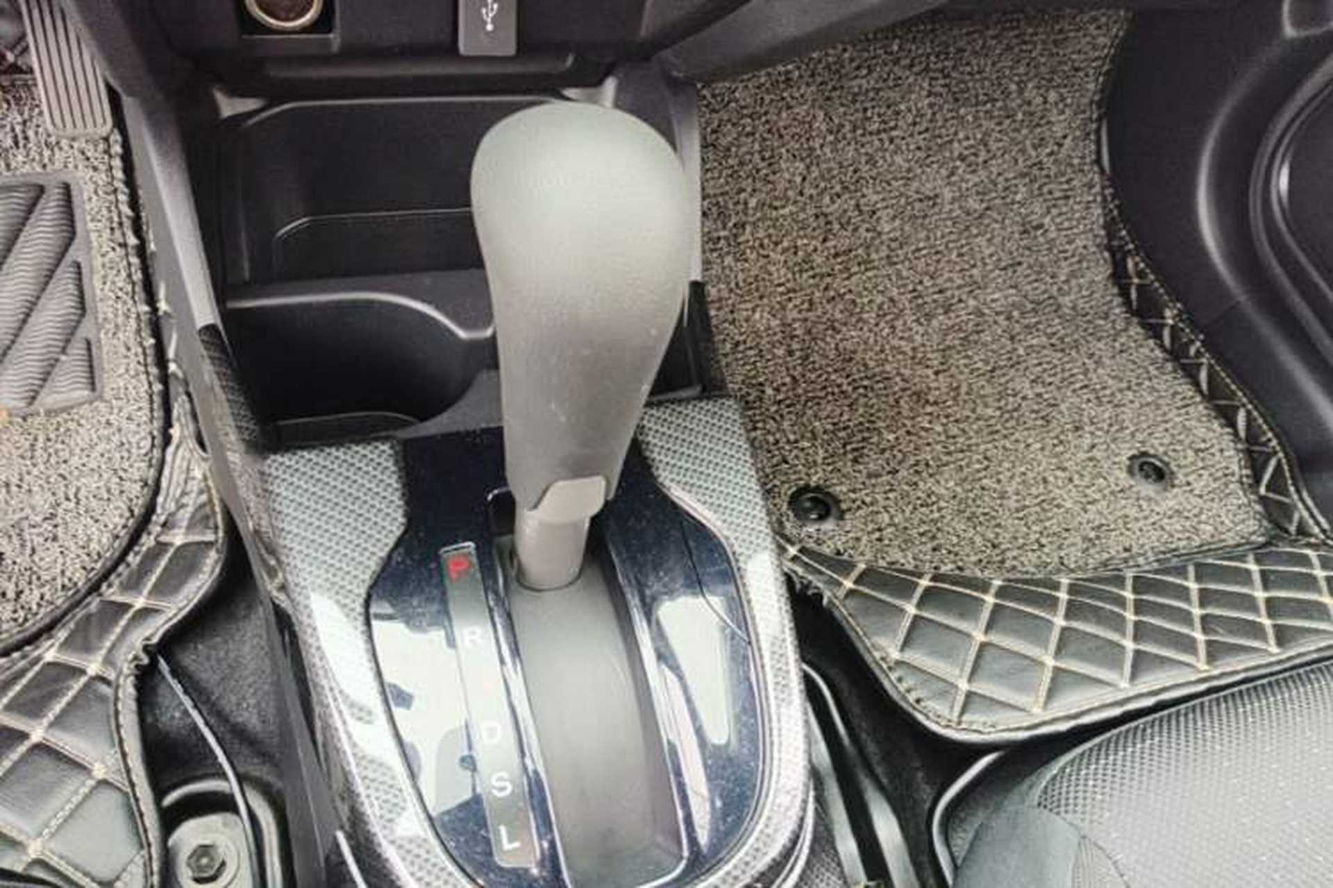 Used Honda Fit 2018 1.5L CVT Comfort Version Gear Lever