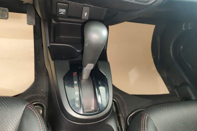 Used Honda Fit 2018 1.5L CVT Comfort Version Gear Lever
