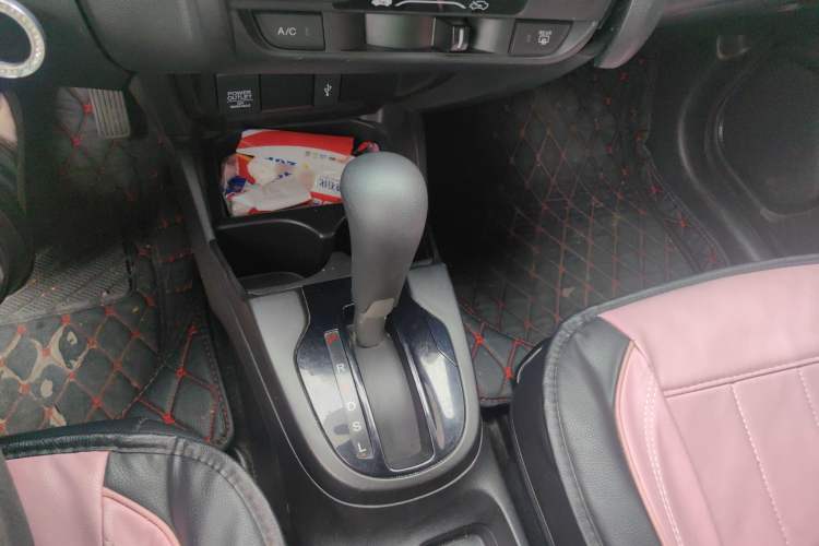 Used Honda Fit 2018 1.5L CVT Comfort Sunroof Version Gear Lever