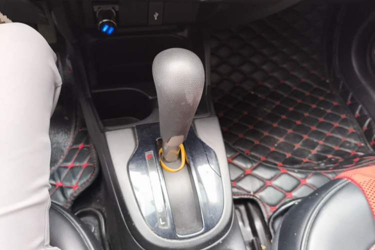 Used Honda Fit 2018 1.5L CVT Comfort Sunroof Version Gear Lever