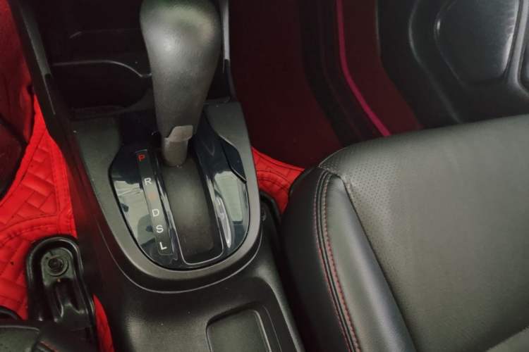 Used Honda Fit 2018 1.5L CVT Comfort Sunroof Version Gear Lever