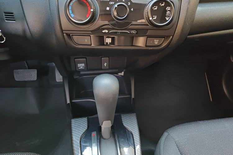 Used Honda Fit 2018 1.5L CVT Comfort Sunroof Version Gear Lever