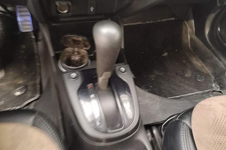 Used Honda Fit 2018 1.5L CVT Comfort Sunroof Version Gear Lever