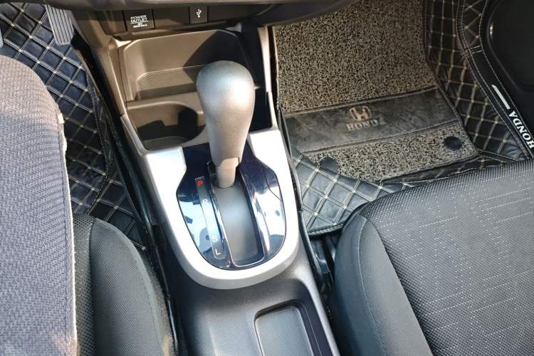 Used Honda Fit 2018 1.5L CVT Comfort Sunroof Version Gear Lever