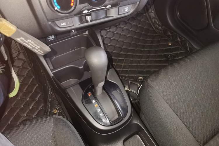 Used Honda Fit 2018 1.5L CVT Comfort Sunroof Version Gear Lever