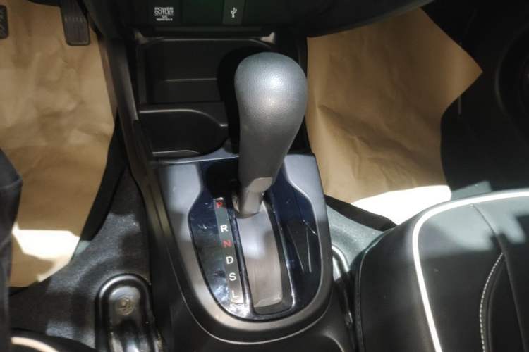 Used Honda Fit 2018 1.5L CVT Comfort Version Gear Lever