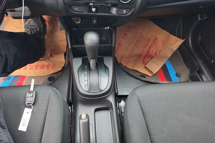 Used Honda Fit 2018 1.5L CVT Comfort Sunroof Version Gear Lever
