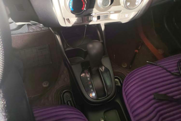 Used Honda Fit 2018 1.5L CVT Comfort Sunroof Version Gear Lever