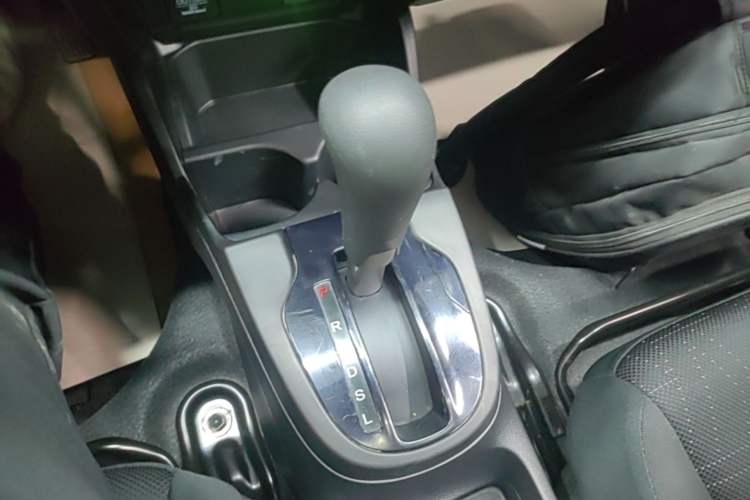 Used Honda Fit 2018 1.5L CVT Comfort Sunroof Version Gear Lever