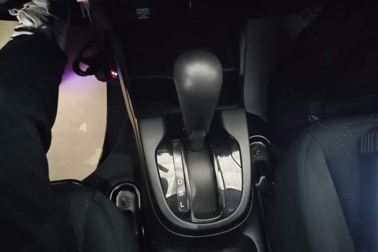 Used Honda Fit 2018 1.5L CVT Comfort Sunroof Version Gear Lever