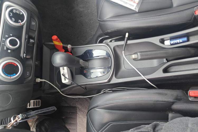 Used Honda Fit 2018 1.5L CVT Trendy Run+ Edition Gear Lever
