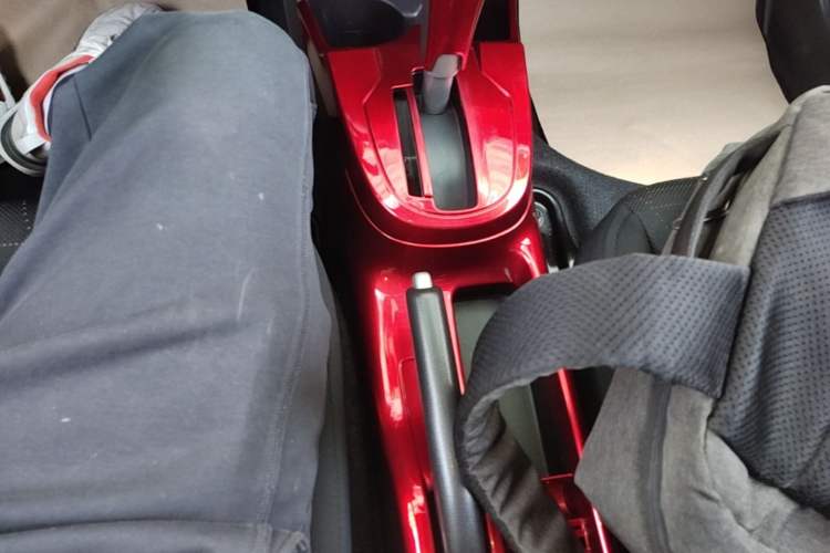 Used Honda Fit 2018 1.5L CVT Comfort Sunroof Version Gear Lever