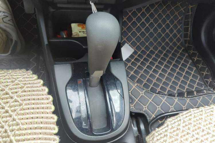 Used Honda Fit 2018 1.5L CVT Comfort Sunroof Version Gear Lever