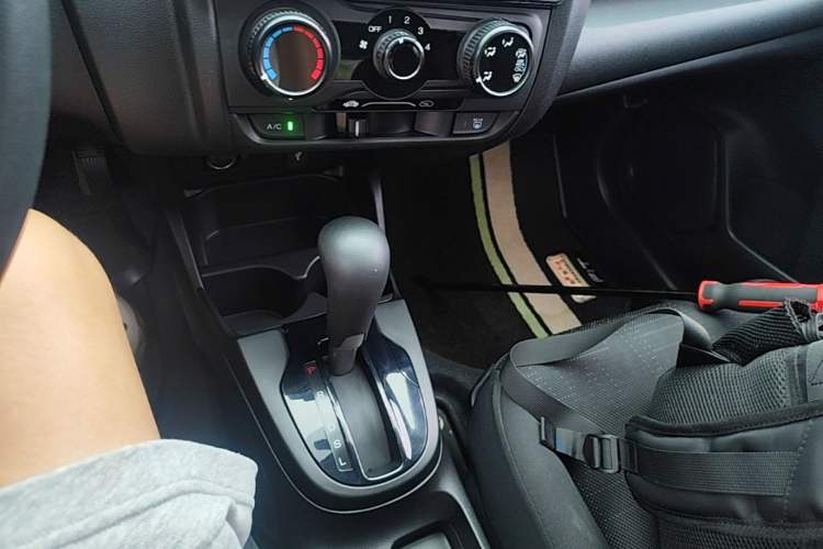 Used Honda Fit 2018 1.5L CVT Comfort Version Gear Lever