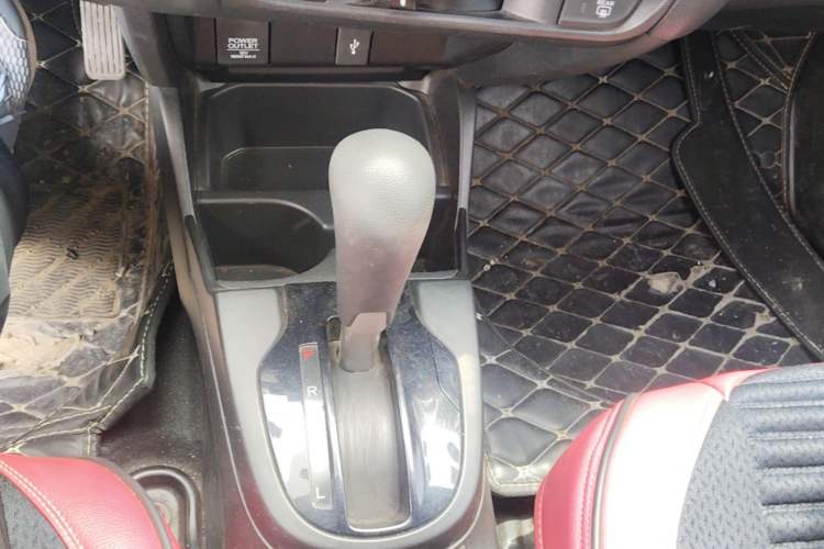Used Honda Fit 2018 1.5L CVT Comfort Sunroof Version Gear Lever