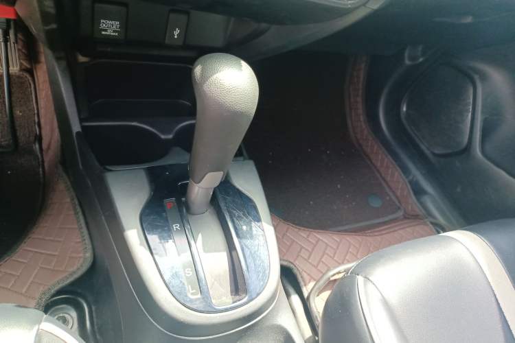 Used Honda Fit 2018 1.5L CVT Comfort Sunroof Version Gear Lever
