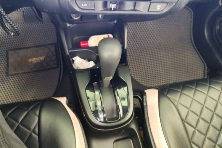 Used Honda Fit 2018 1.5L CVT Comfort Sunroof Version Gear Lever