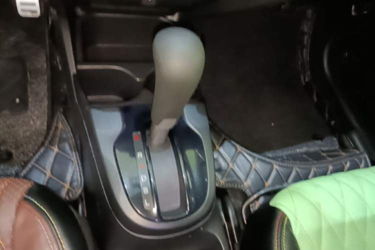 Used Honda Fit 2018 1.5L CVT Comfort Version Gear Lever