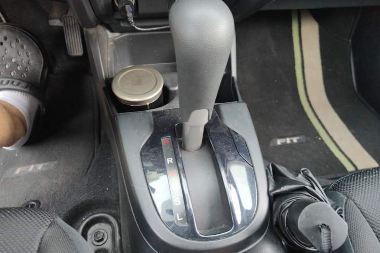 Used Honda Fit 2018 1.5L CVT Comfort Sunroof Version Gear Lever