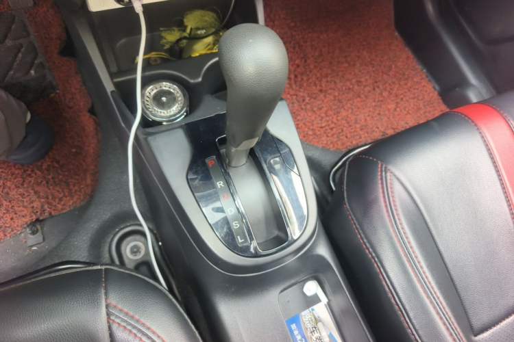 Used Honda Fit 2018 1.5L CVT Comfort Sunroof Version Gear Lever