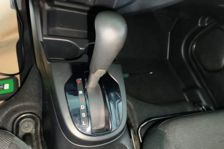 Used Honda Fit 2018 1.5L CVT Comfort Sunroof Version Gear Lever