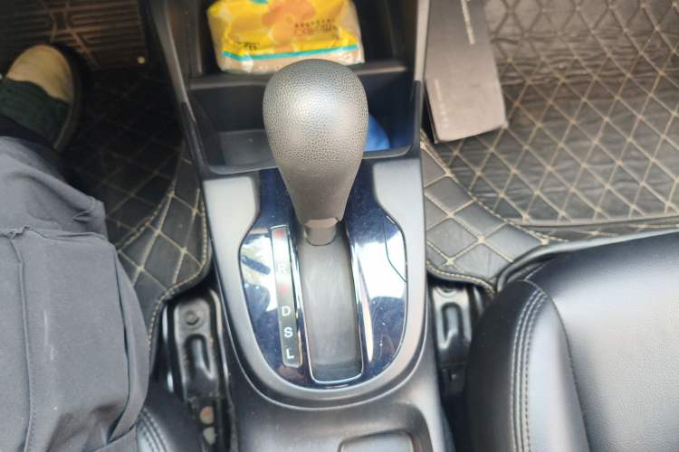 Used Honda Fit 2018 1.5L CVT Comfort Sunroof Version Gear Lever