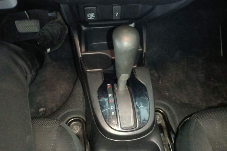 Used Honda Fit 2018 1.5L CVT Comfort Sunroof Version Gear Lever