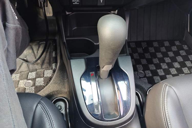 Used Honda Fit 2018 1.5L CVT Comfort Sunroof Version Gear Lever
