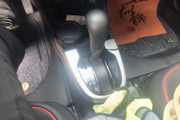 Used Honda Fit 2018 1.5L CVT Trendy Sports Edition Gear Lever