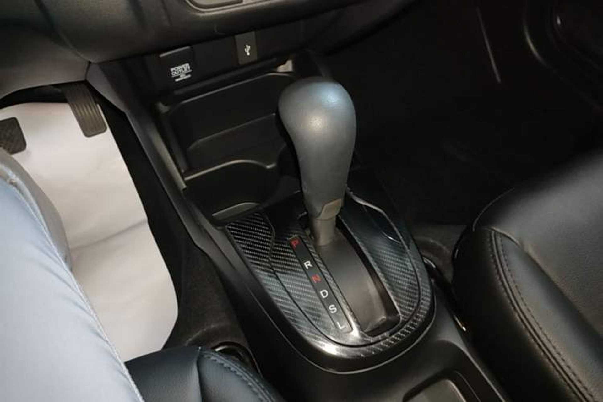 Used Honda Fit 2018 1.5L CVT Comfort Version Gear Lever