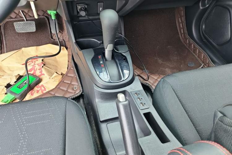 Used Honda Fit 2018 1.5L CVT Comfort Sunroof Version Gear Lever