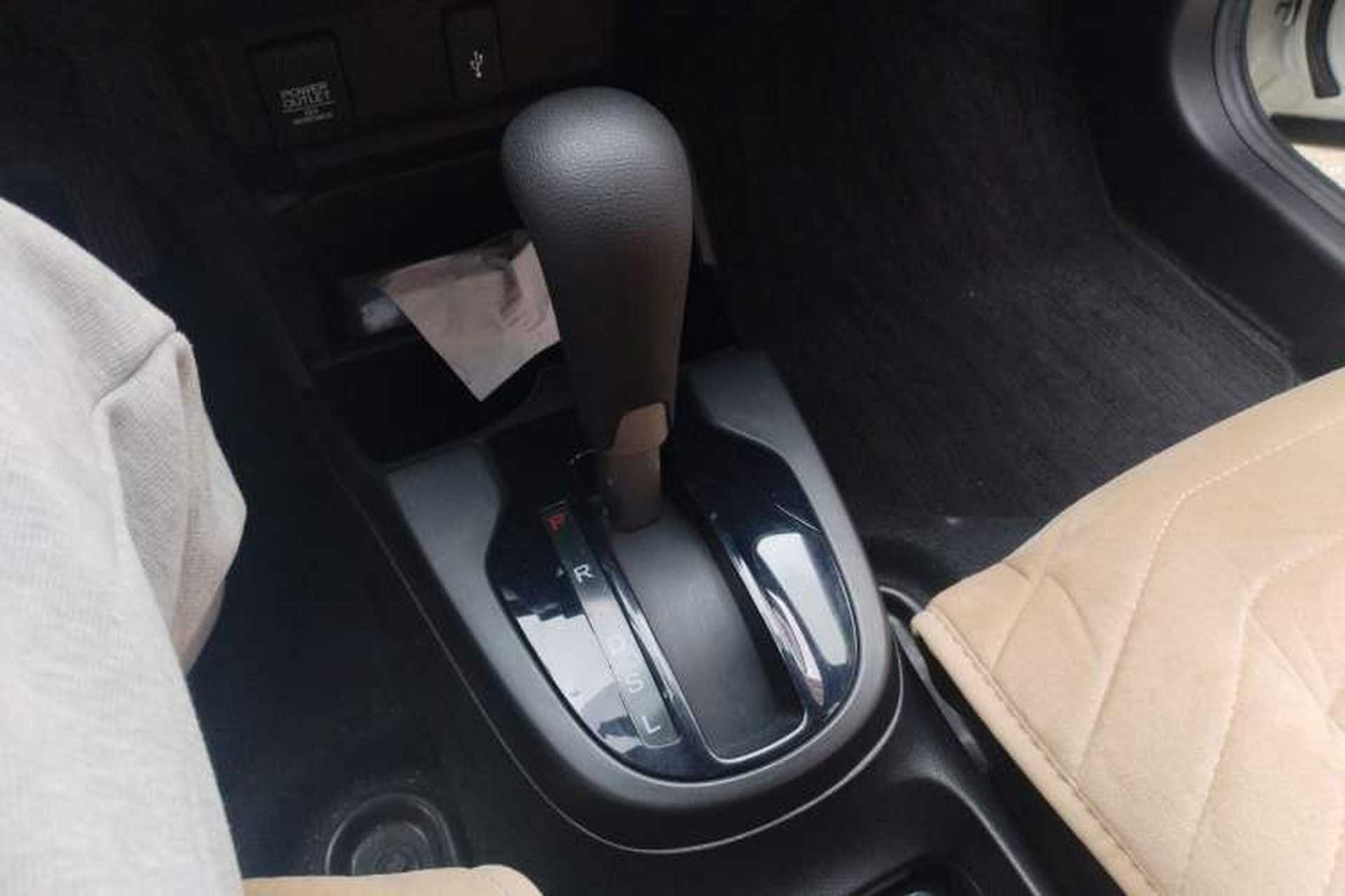 Used Honda Fit 2018 1.5L CVT Comfort Version Gear Lever