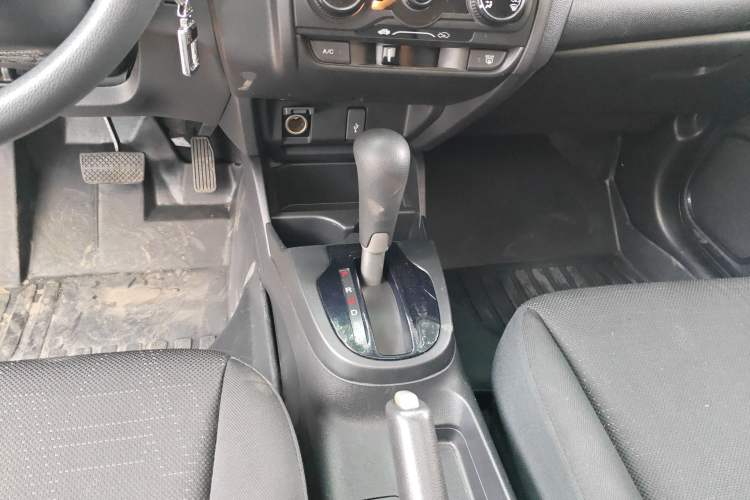 Used Honda Fit 2018 1.5L CVT Comfort Sunroof Version Gear Lever