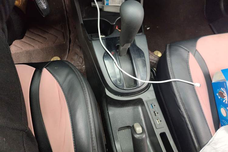 Used Honda Fit 2018 1.5L CVT Comfort Sunroof Version Gear Lever