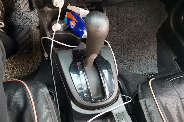 Used Honda Fit 2018 1.5L CVT Comfort Sunroof Version Gear Lever