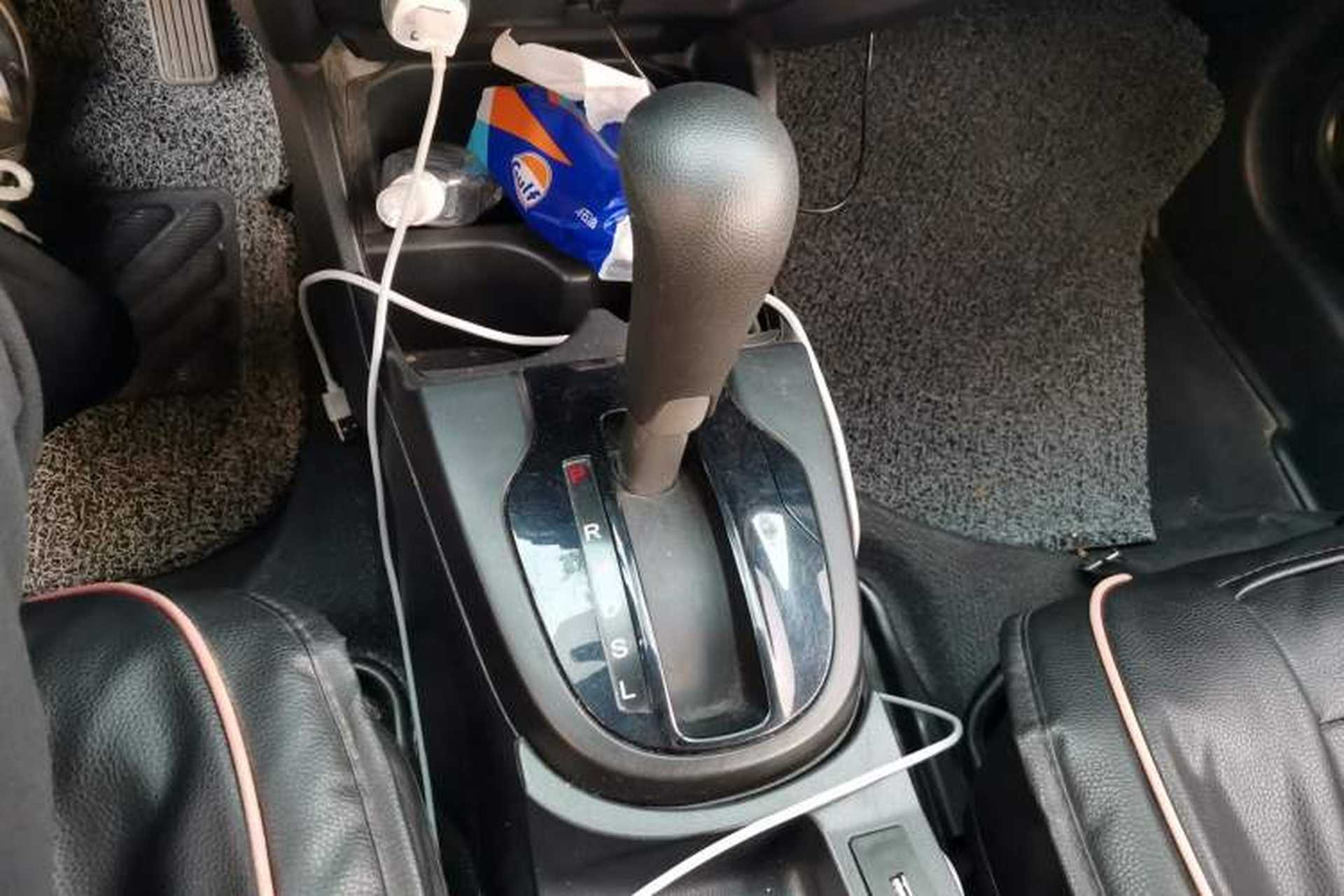 Used Honda Fit 2018 1.5L CVT Comfort Sunroof Version Gear Lever