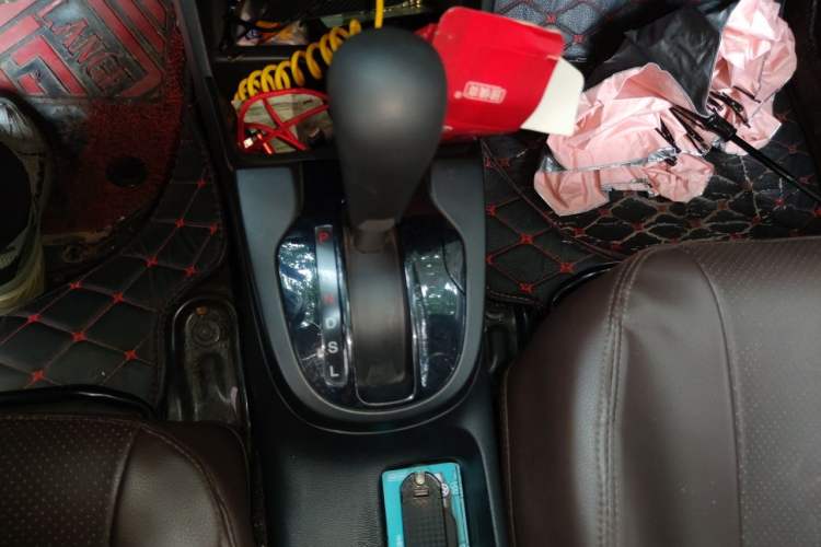 Used Honda Fit 2018 1.5L CVT Comfort Sunroof Version Gear Lever
