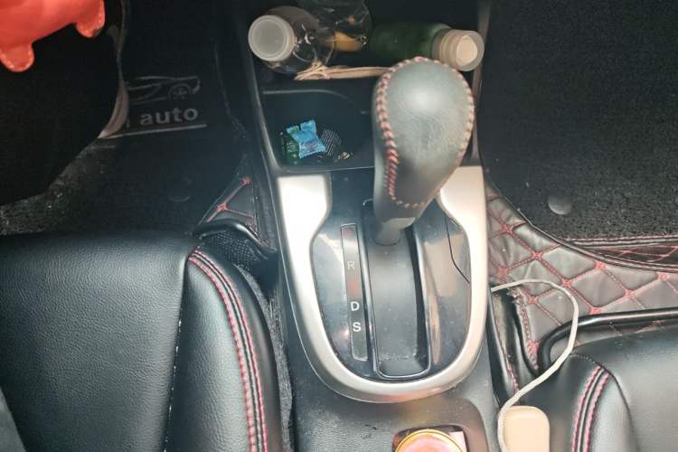 Used Honda Fit 2018 1.5L CVT Trendy Run+ Edition Gear Lever