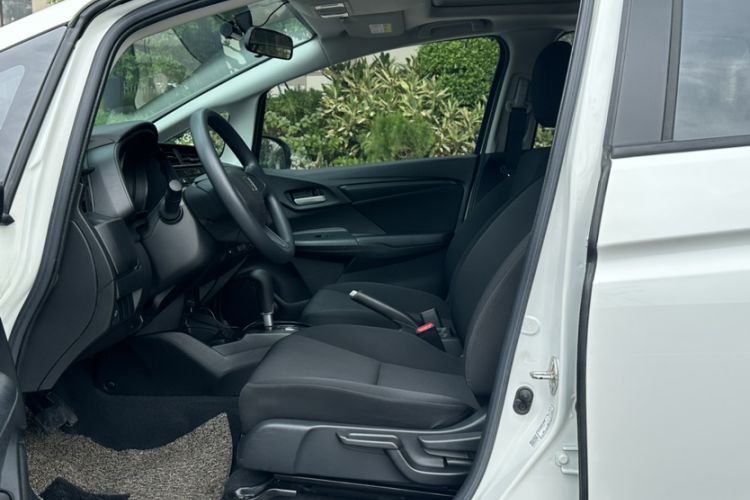 Used Honda Fit 2018 1.5L CVT Comfort Sunroof Version Interior 1