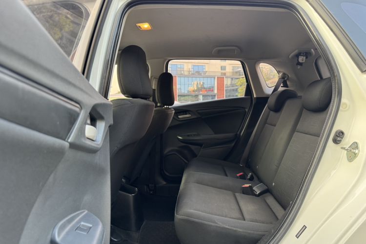 Used Honda Fit 2018 1.5L CVT Comfort Version Interior 12