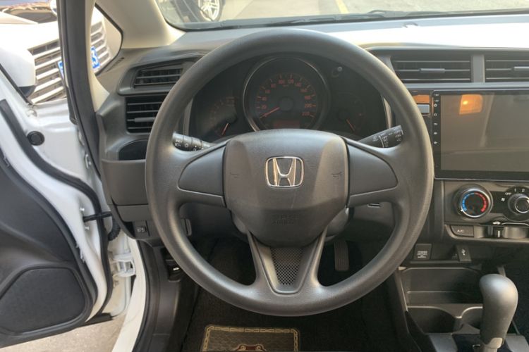 Used Honda Fit 2018 1.5L CVT Comfort Sunroof Version Interior 2
