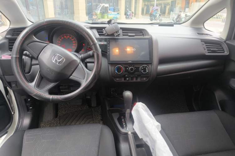 Used Honda Fit 2018 1.5L CVT Comfort Sunroof Version Interior 2